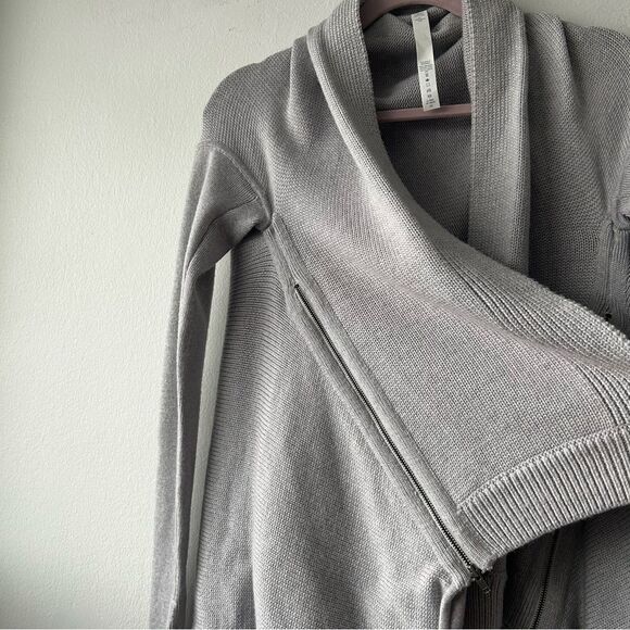 Lululemon Wrap It Up Sweater in light grey - Picture 3 of 11